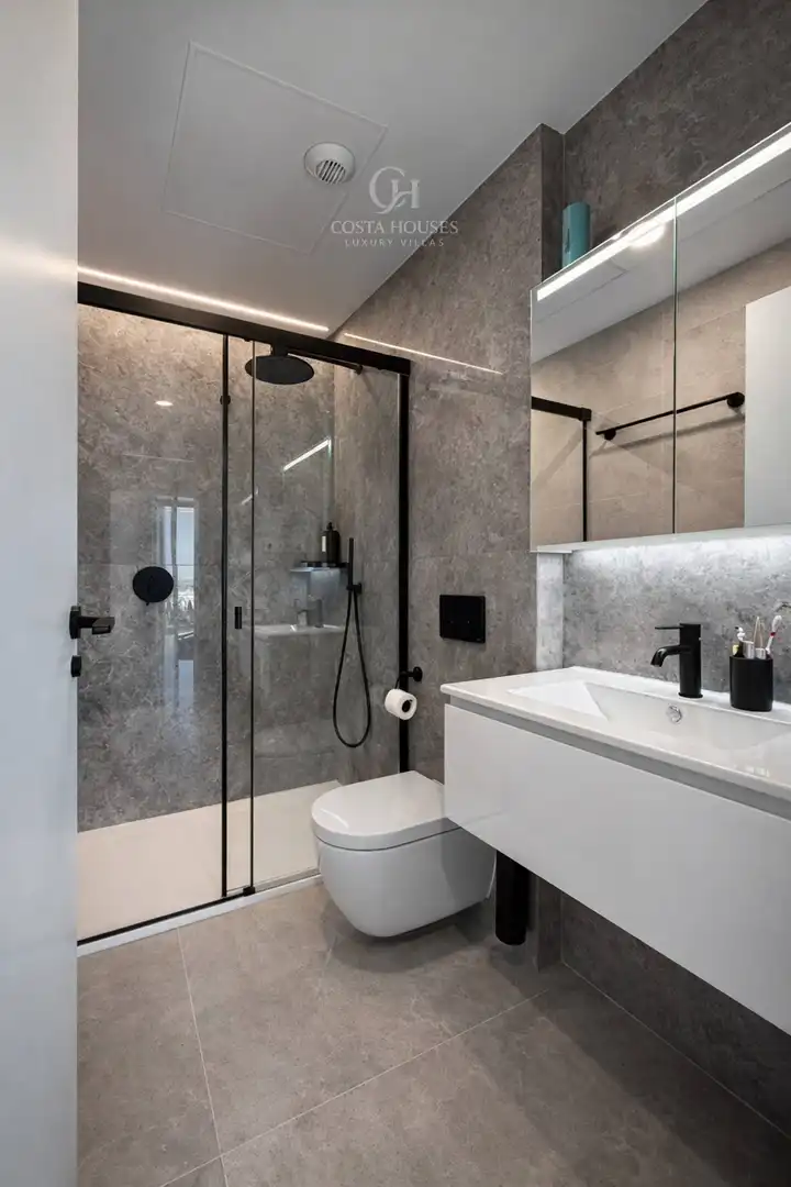 Baño de Ático en venta en Dénia con Aire acondicionado, Calefacción y Jardín privado