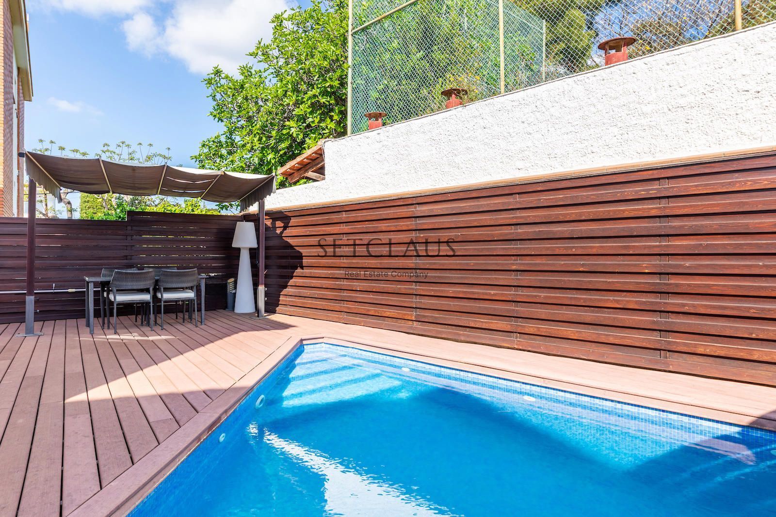 Swimming pool of House or chalet for sale in El Masnou  with Air Conditioner, Heating and Private garden