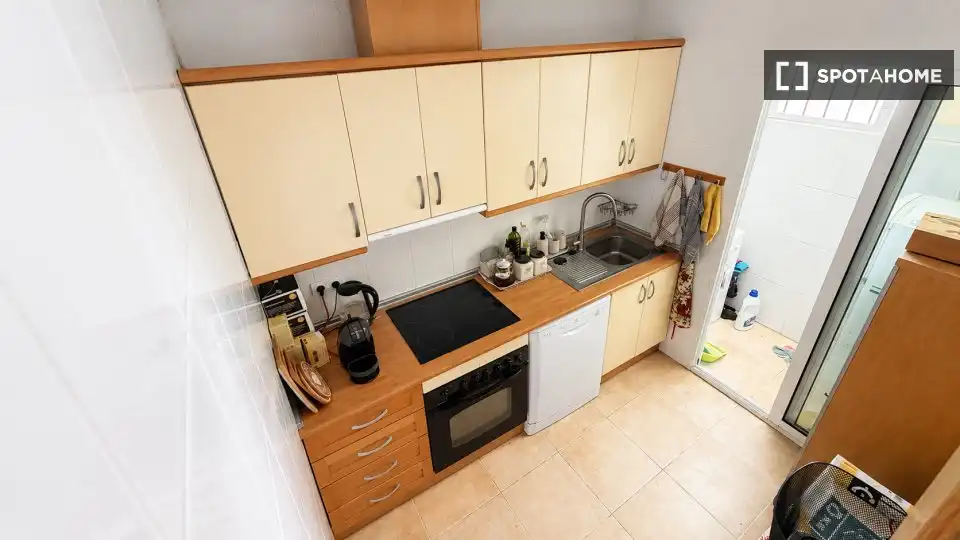 Cuina de Apartament per a compartir en Torrevieja amb Aire condicionat, Calefacció i Terrassa