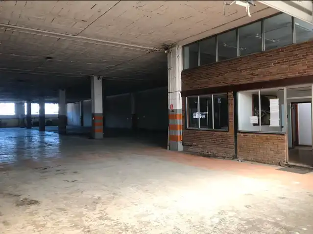 Fabrikhallen zum Verkauf in Etxebarri