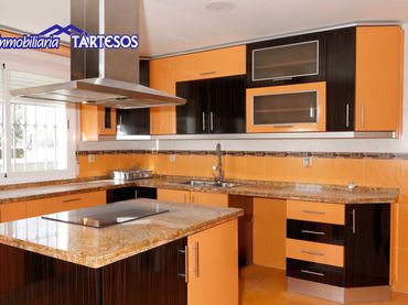 Chalet con balcón en venta en El Torreón - Cortijo Pretel