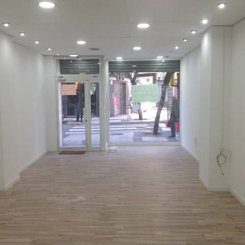 Local comercial en Alquiler en Calle de la Princesa, 1b en Doctor Cerrada