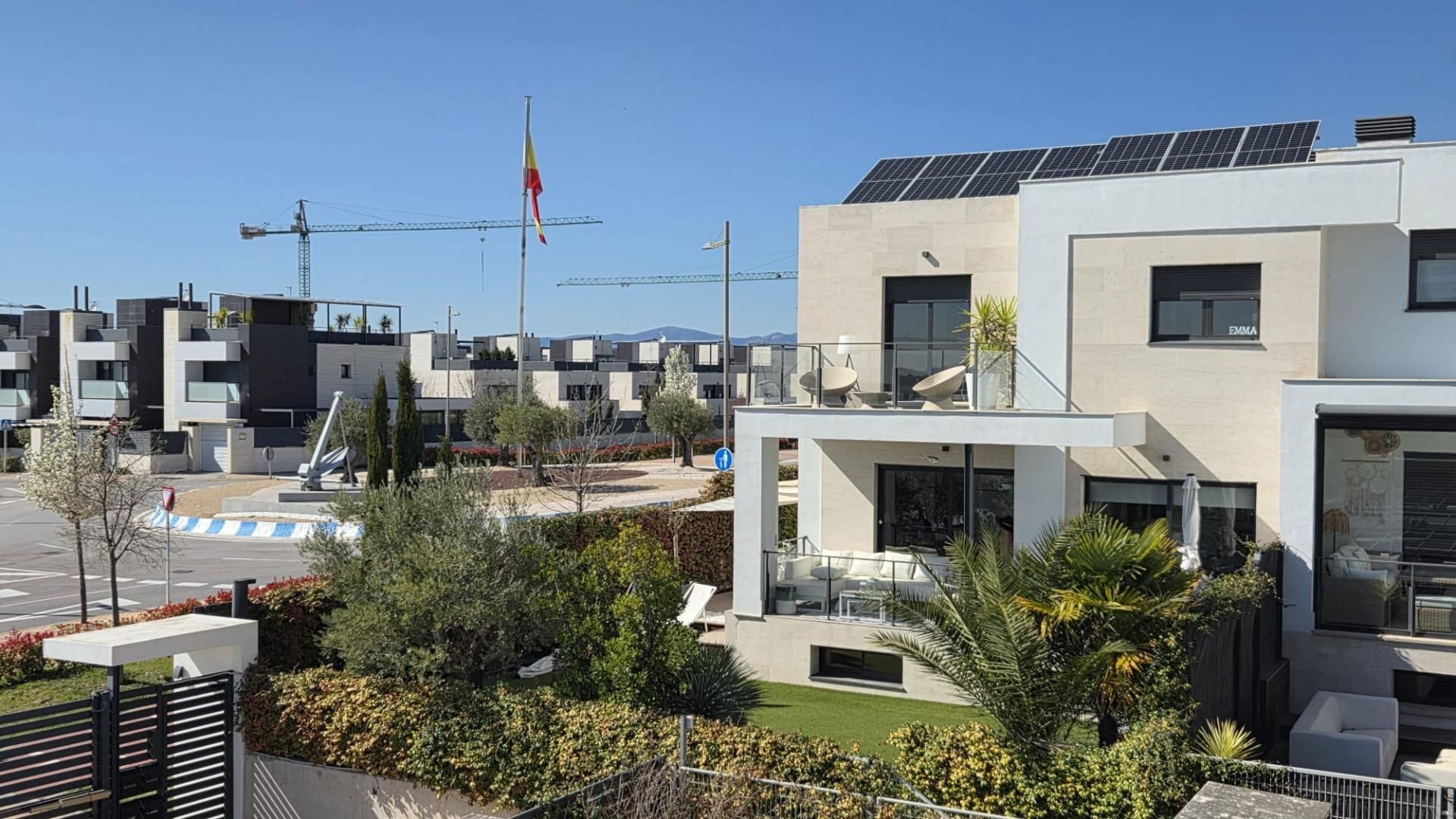 Vista exterior de Casa adosada de alquiler en Boadilla del Monte con Calefacción, Jardín privado y Terraza