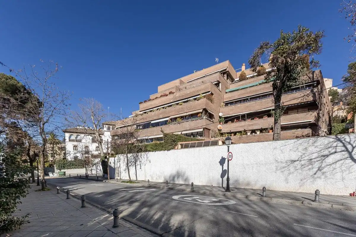 Exterior view of Flat for sale in Granada  with Private garden, Storage room and Community pool