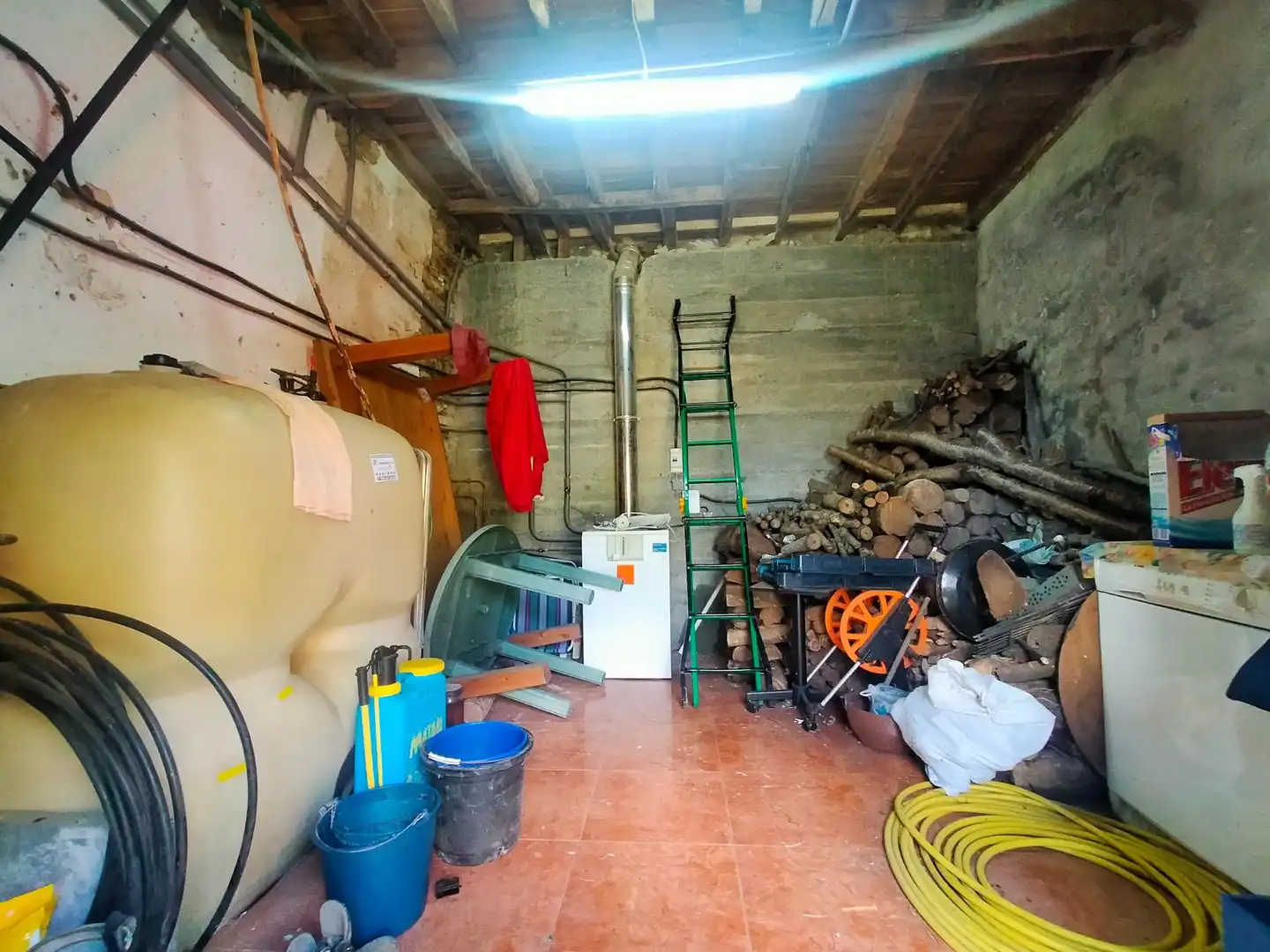 Finca rústica en venda en Salas amb Calefacció, Jardí privat i Traster