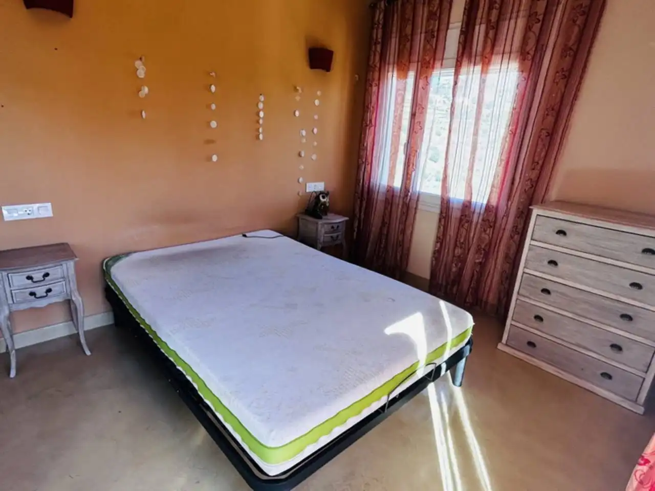 Schlafzimmer von Einfamilien-Reihenhaus zum Verkauf in Almuñécar mit Klimaanlage, Heizung und Terrasse