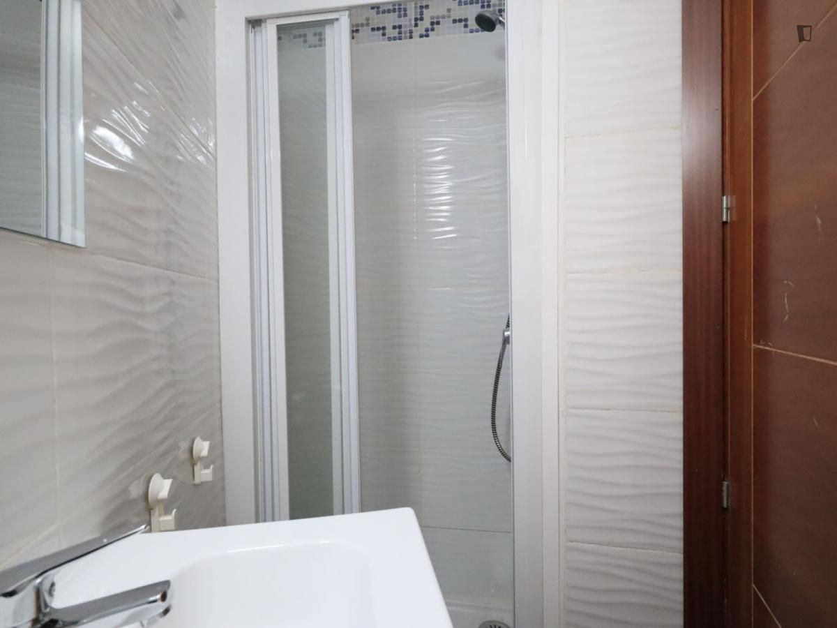 Study to rent in Villaverde Alto