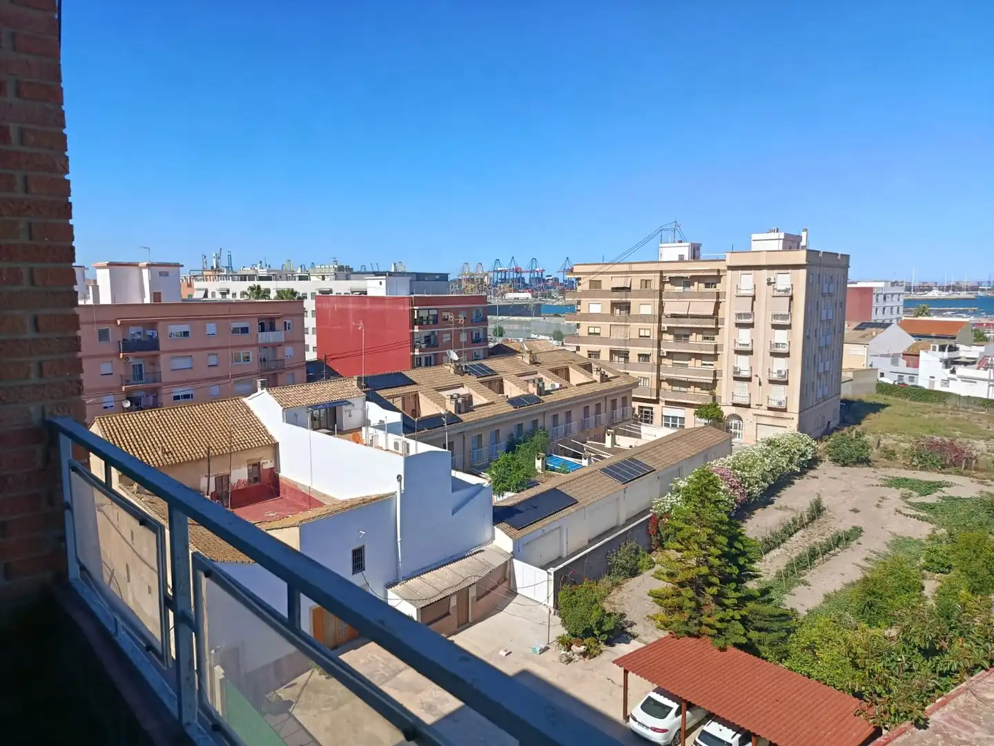 Außenansicht von Wohnung zum Verkauf in Valencia mit Klimaanlage, Heizung und Balkon