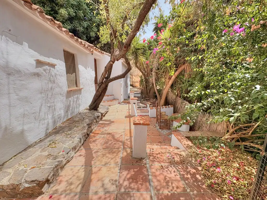 Vista exterior de Finca rústica en venta en Benamargosa con Jardín privado y Amueblado