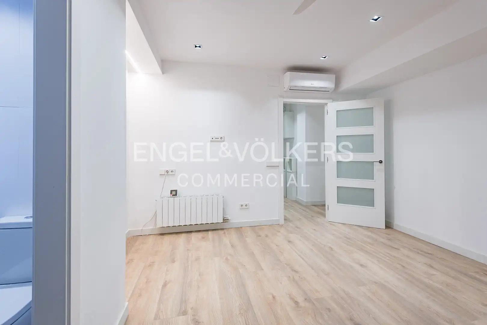Büro zum Verkauf in Barcelona mit Klimaanlage