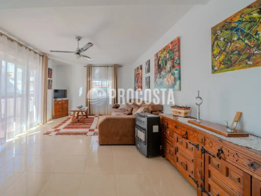 Sala de estar de Piso en venta en Almuñécar con Terraza y Internet