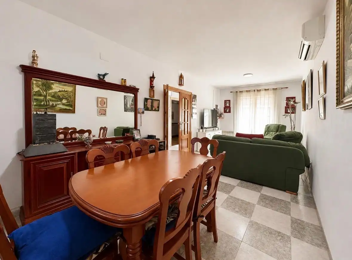 Comedor de Casa adosada en venta en Fuente Vaqueros con Aire acondicionado, Calefacción y Terraza