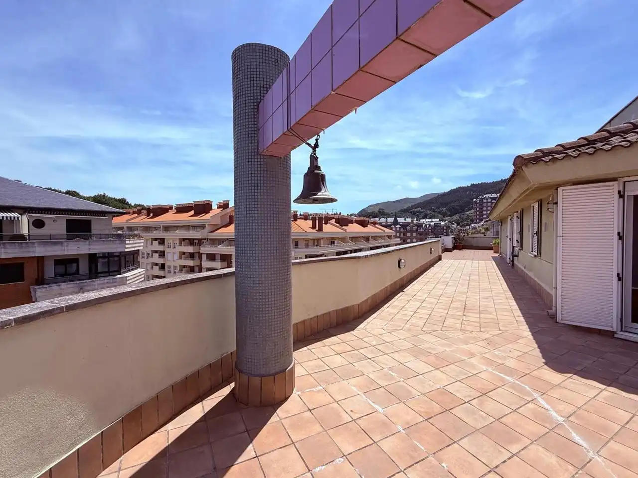 Terraza de Ático en venta en Castro-Urdiales con Calefacción, Parquet y Terraza