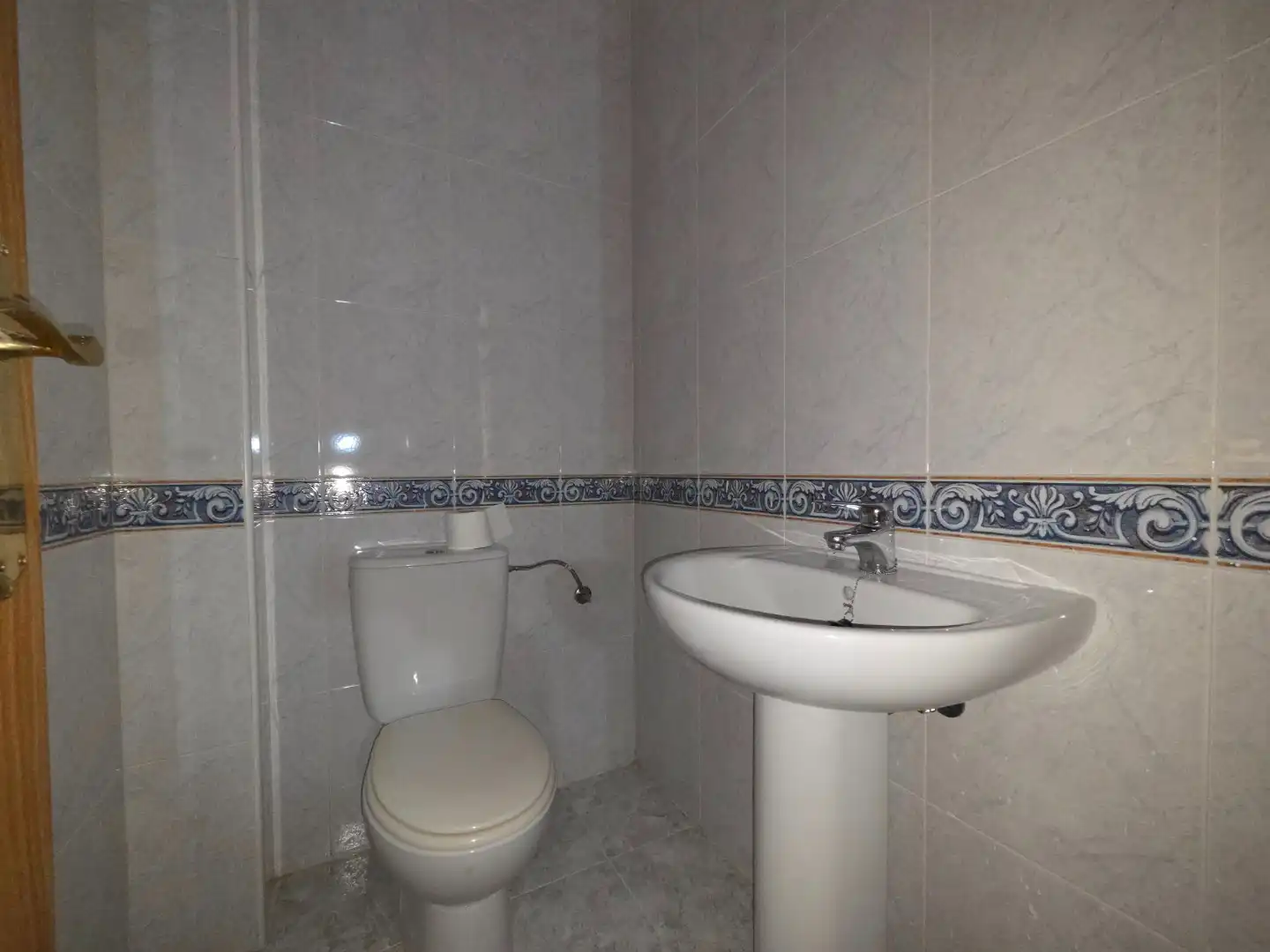 Bany de Casa adosada en venda en Burgos amb Calefacció, Jardí privat i Terrassa