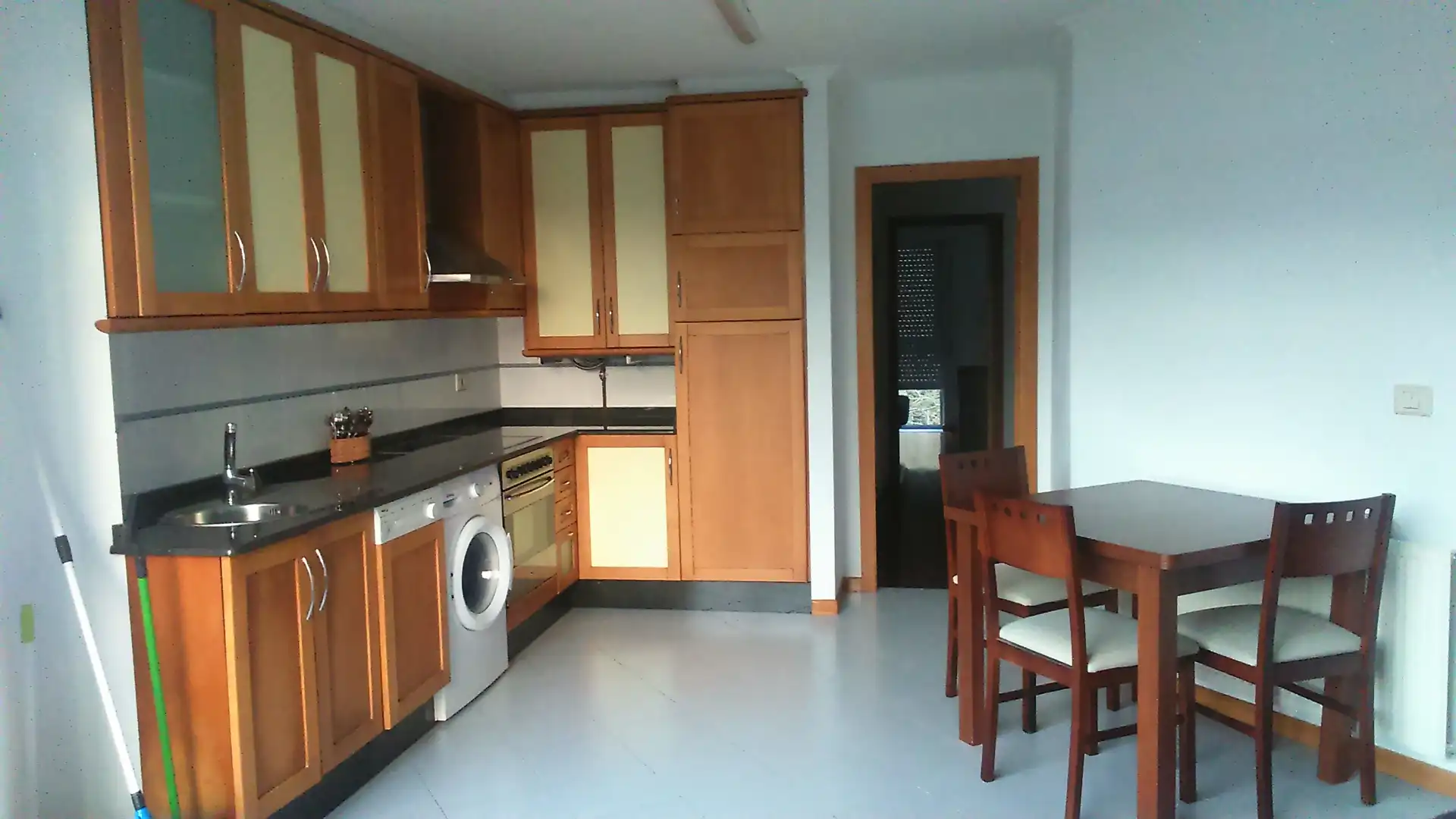 Cocina de Piso en venta en Brión con Calefacción, Parquet y Piscina