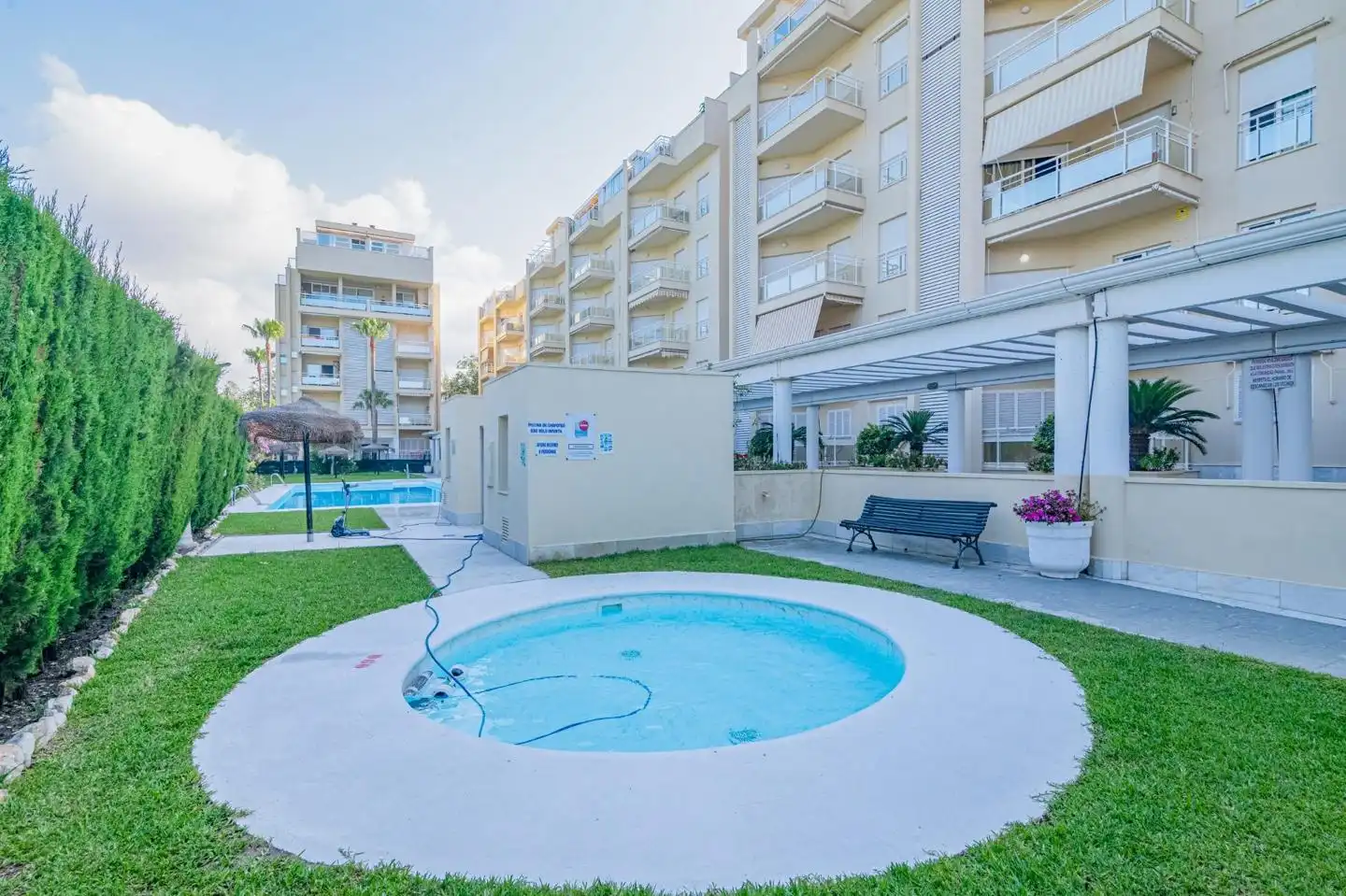 Piscina de Piso en venta en Motril con Terraza y Piscina comunitaria