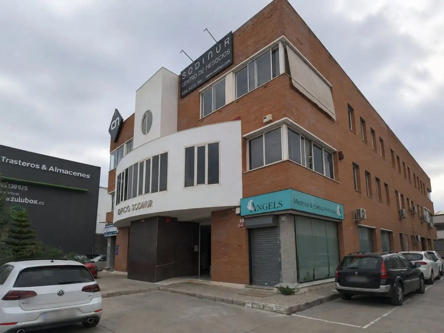 Exterior view of Office for rent in Mairena del Aljarafe  with Air Conditioner and Alarm