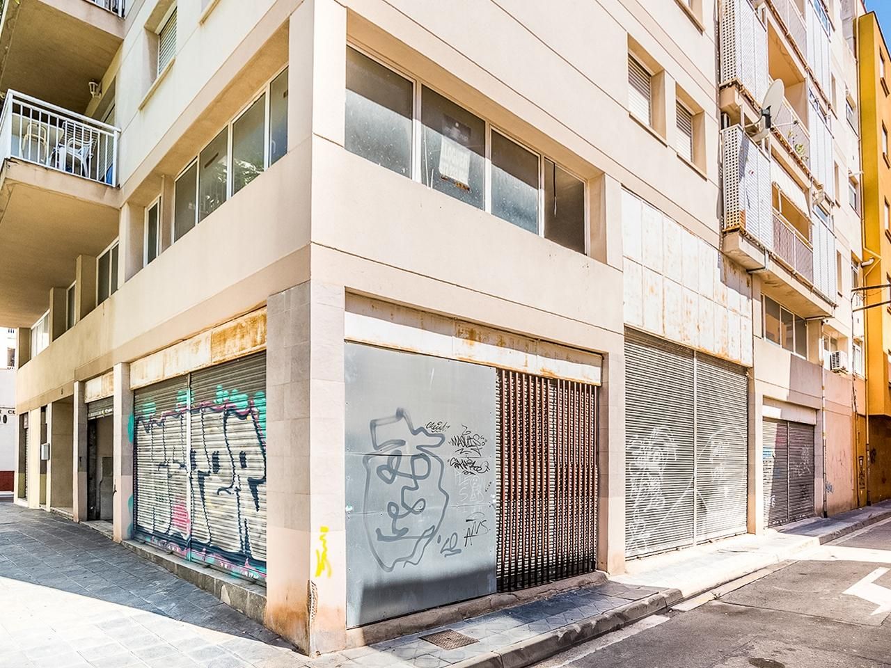 Vista exterior de Local en venda en  Tarragona Capital