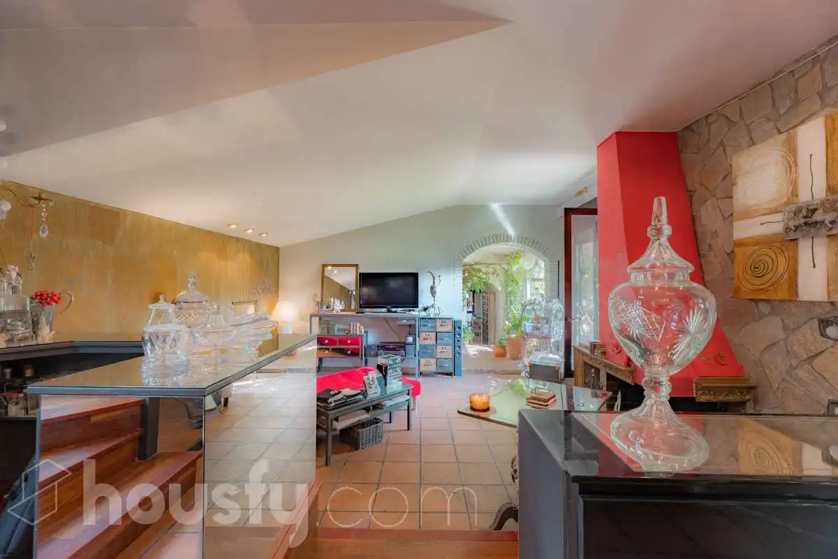 Sala d'estar de Casa o xalet en venda en Vallirana, Barcelona