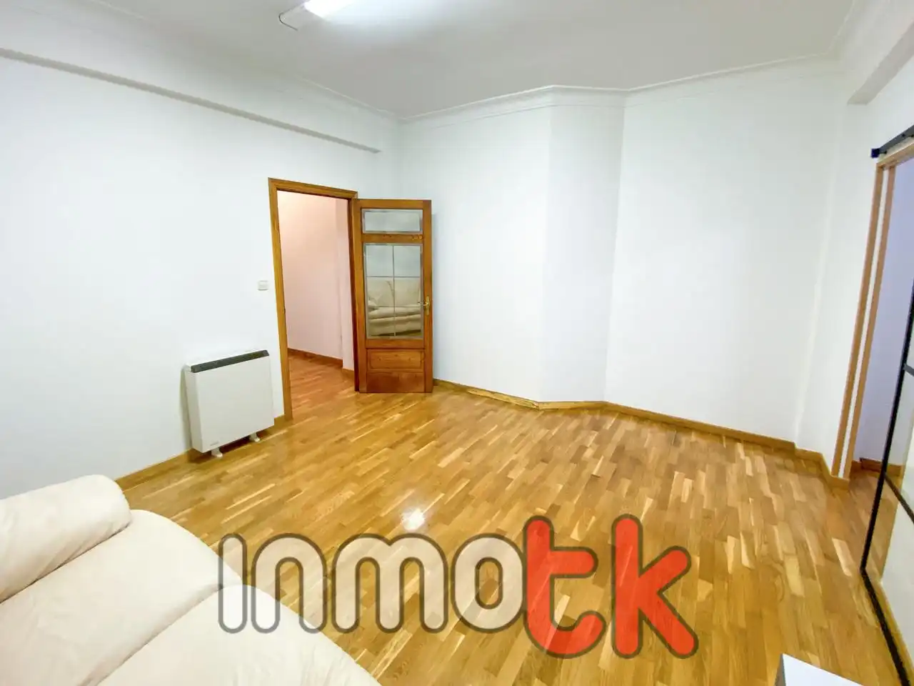 Living room of Flat for rent in A Coruña Capital   with Heating, Parquet flooring and Furnished