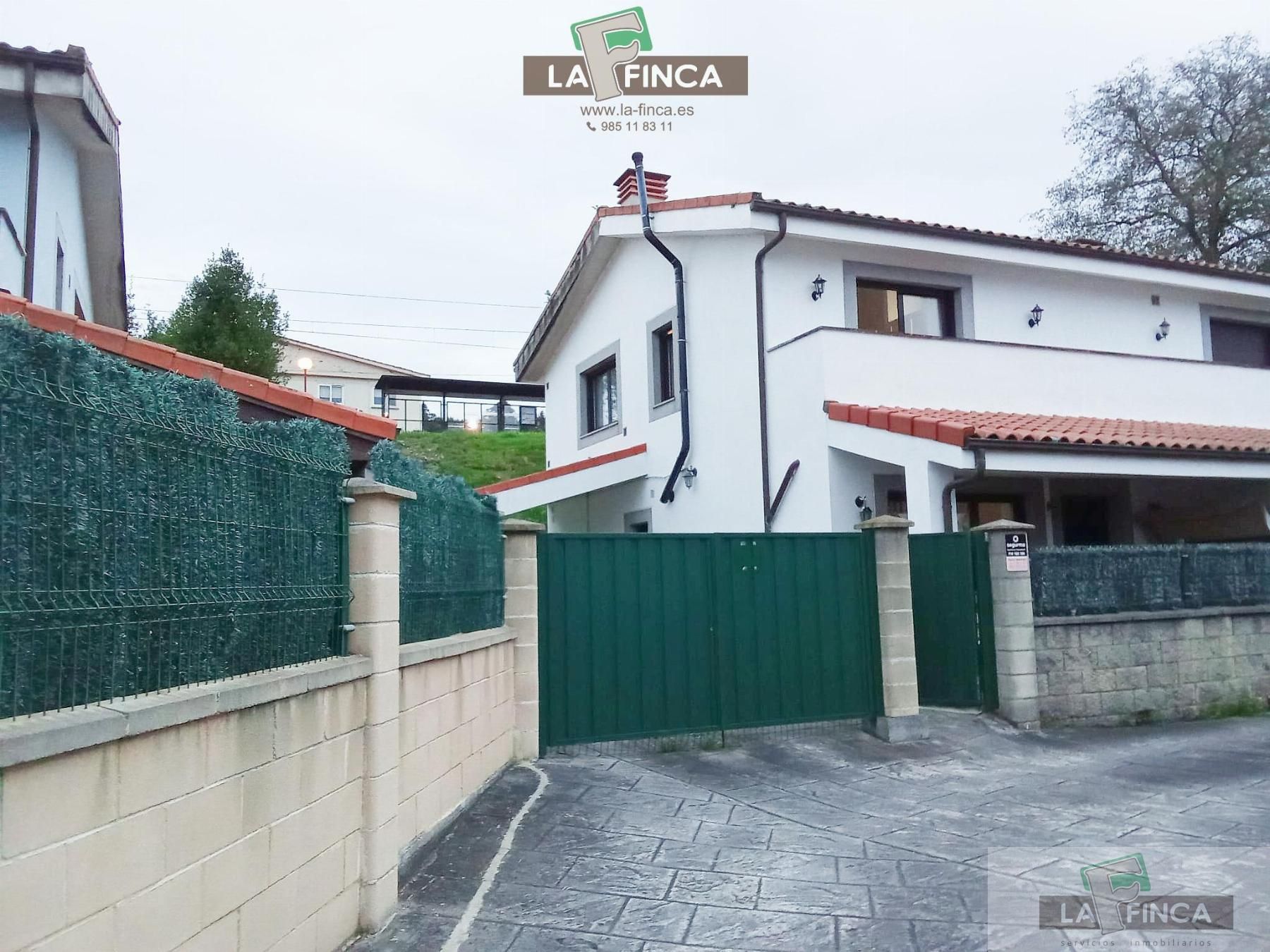 Vista exterior de Casa o xalet en venda en Soto del Barco amb Calefacció i Terrassa