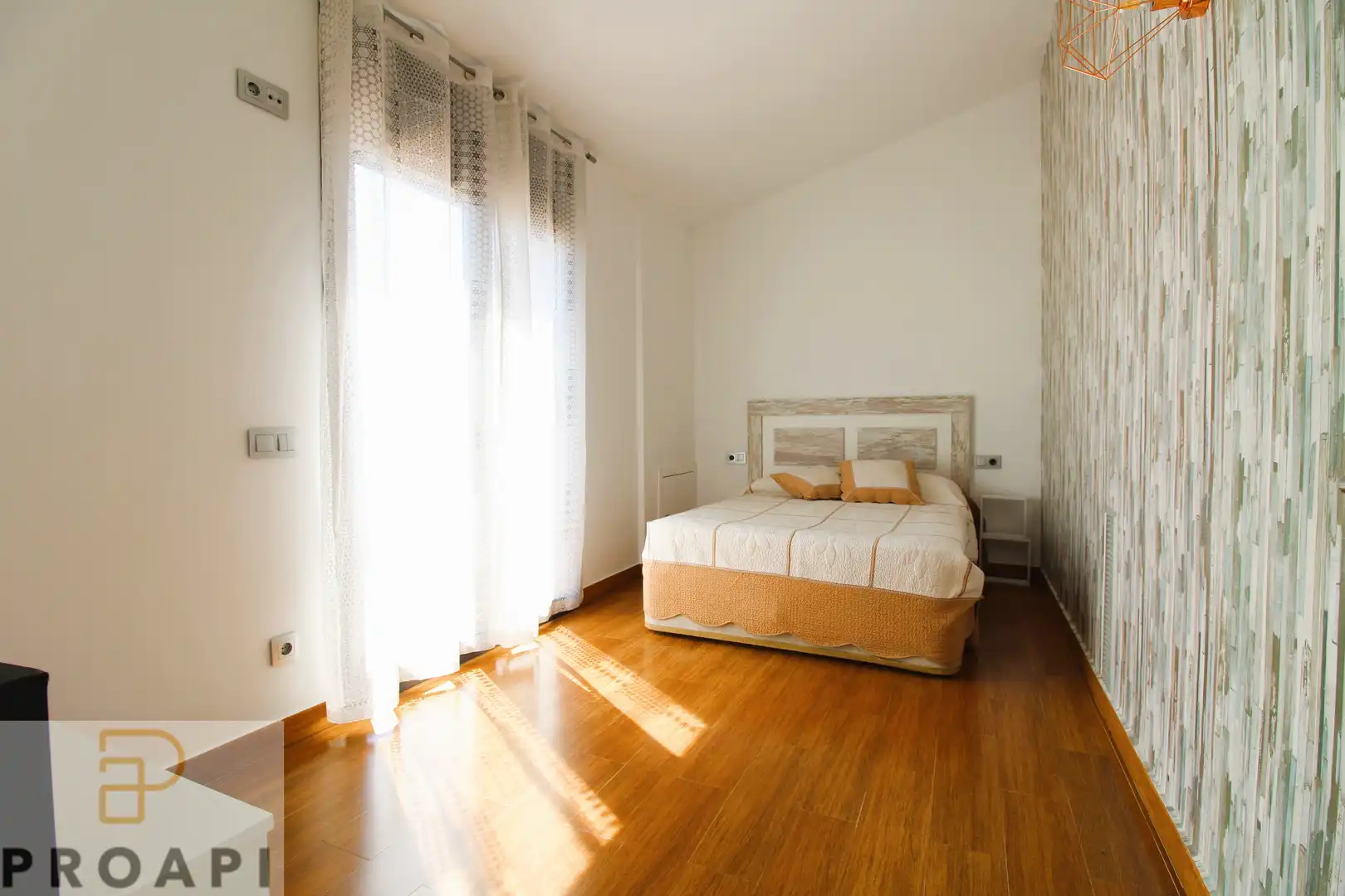 Schlafzimmer von Haus oder Chalet zum Verkauf in Fornells de la Selva mit Klimaanlage, Heizung und Privatgarten