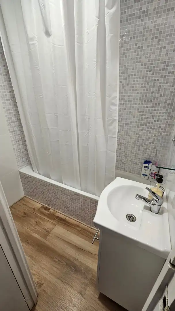 Baño de Casa adosada en venta en El Campello con Aire acondicionado, Calefacción y Jardín privado