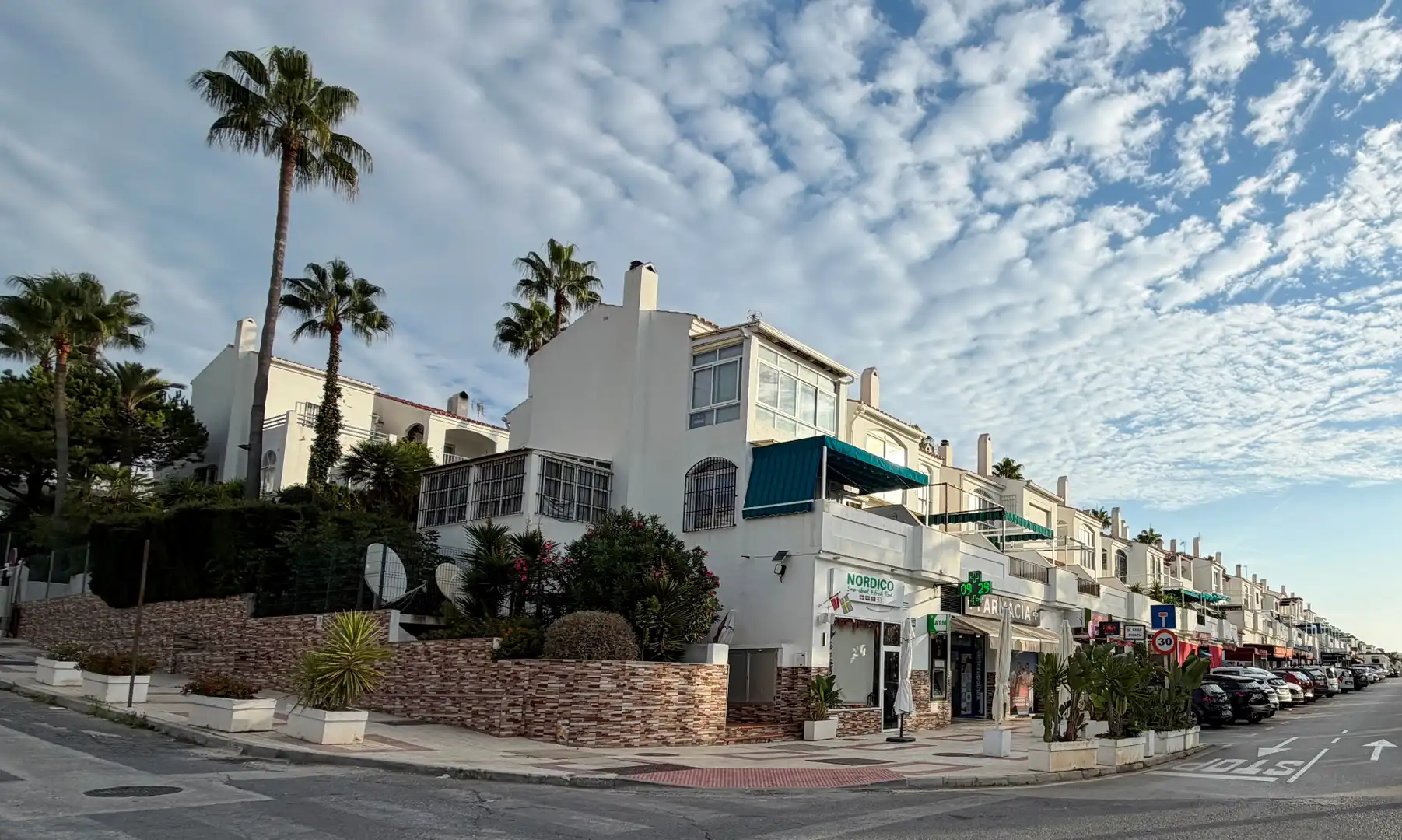 Locale commerciale in vendita a Calle Aralia 13