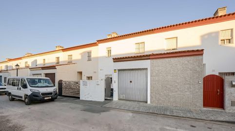Foto 2 de Casa adosada en venta en Calle Pepe Cañete, Umbrete, Sevilla