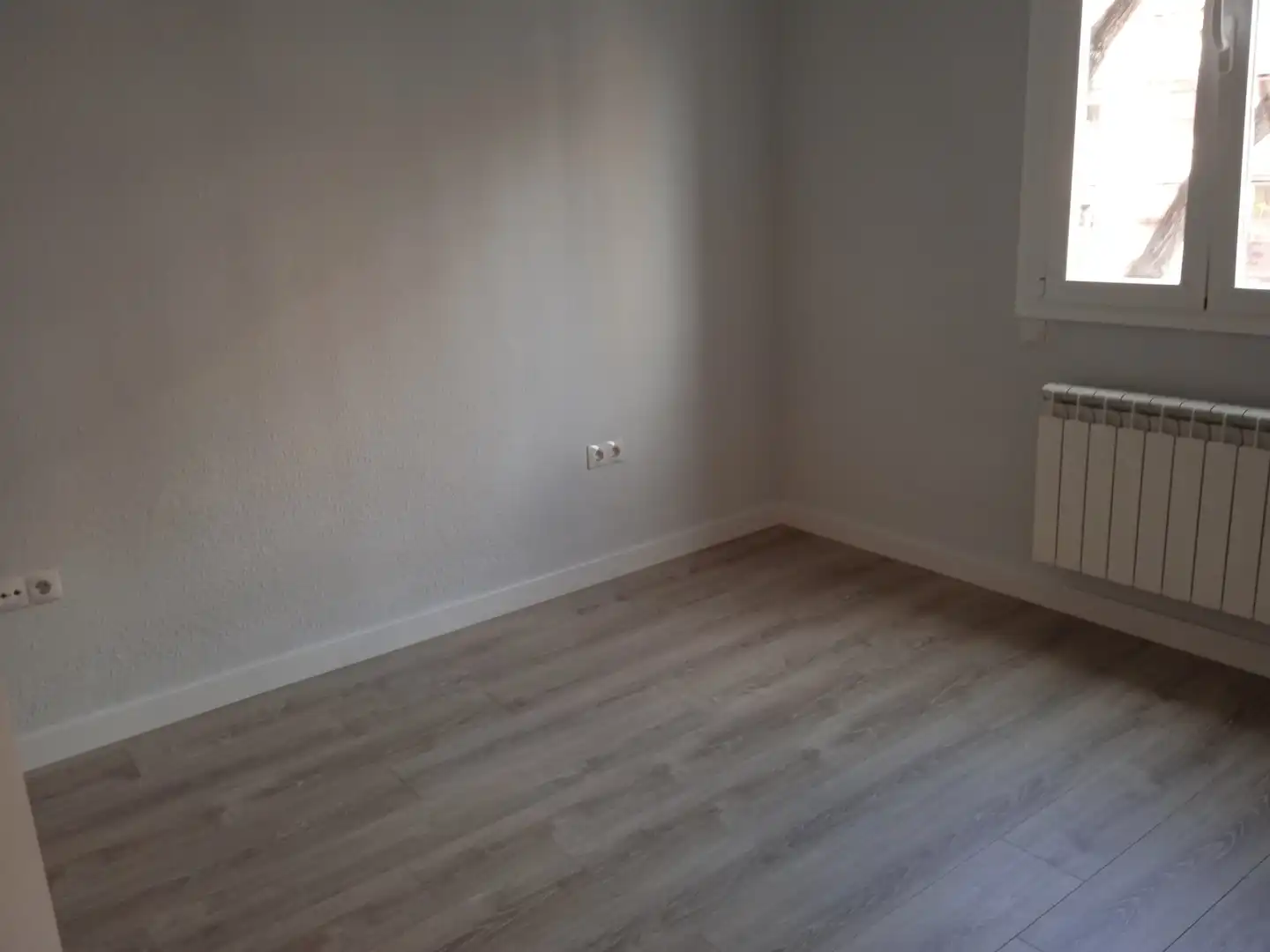 Schlafzimmer von Wohnung zur Miete in Madrid mit Klimaanlage, Heizung und Parkett