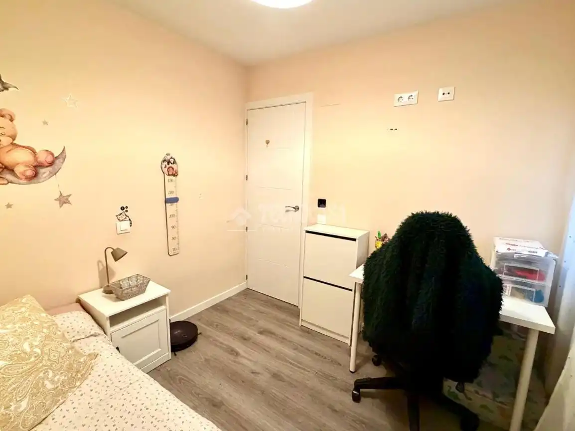 Habitación de Piso en venta en Móstoles con Aire acondicionado, Calefacción y Alarma