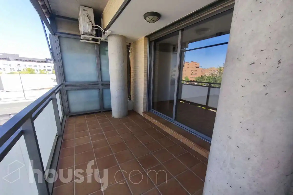 Wohnung zur Miete in Avenida de la Osa Menor, Sur - PAU 4