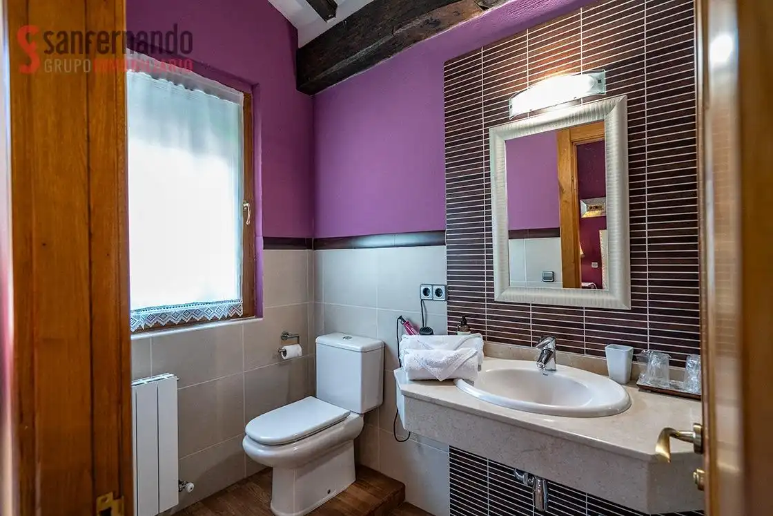 Baño de Finca rústica en venta en Val de San Vicente  con Calefacción