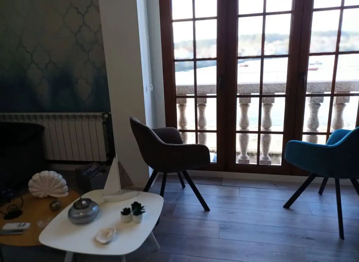 Menjador de Apartament en venda en A Illa de Arousa  amb Traster i Moblat