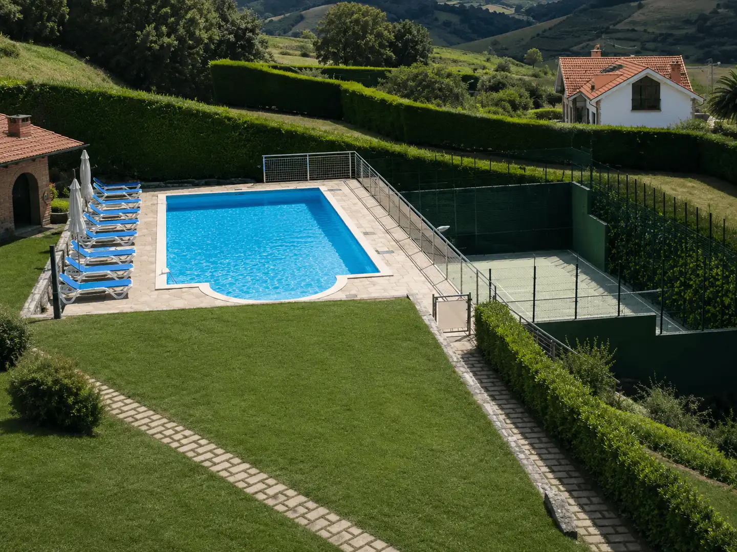 Piscina de Pis de lloguer en Miengo amb Calefacció, Moblat i Forn