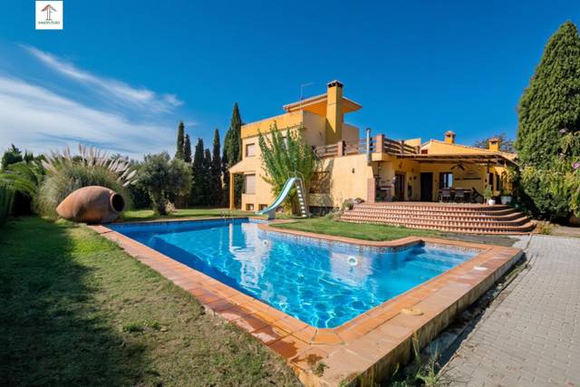 Casa-chalet en Venta en Calle CALLE BUENOS AIRES (UR.EL ARENAL), 69 en Urbanizaciones