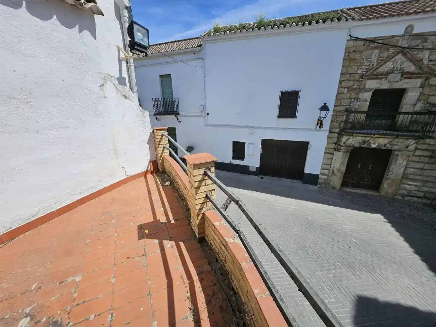 Vista exterior de Casa adosada en venda en Cañete de las Torres amb Balcó