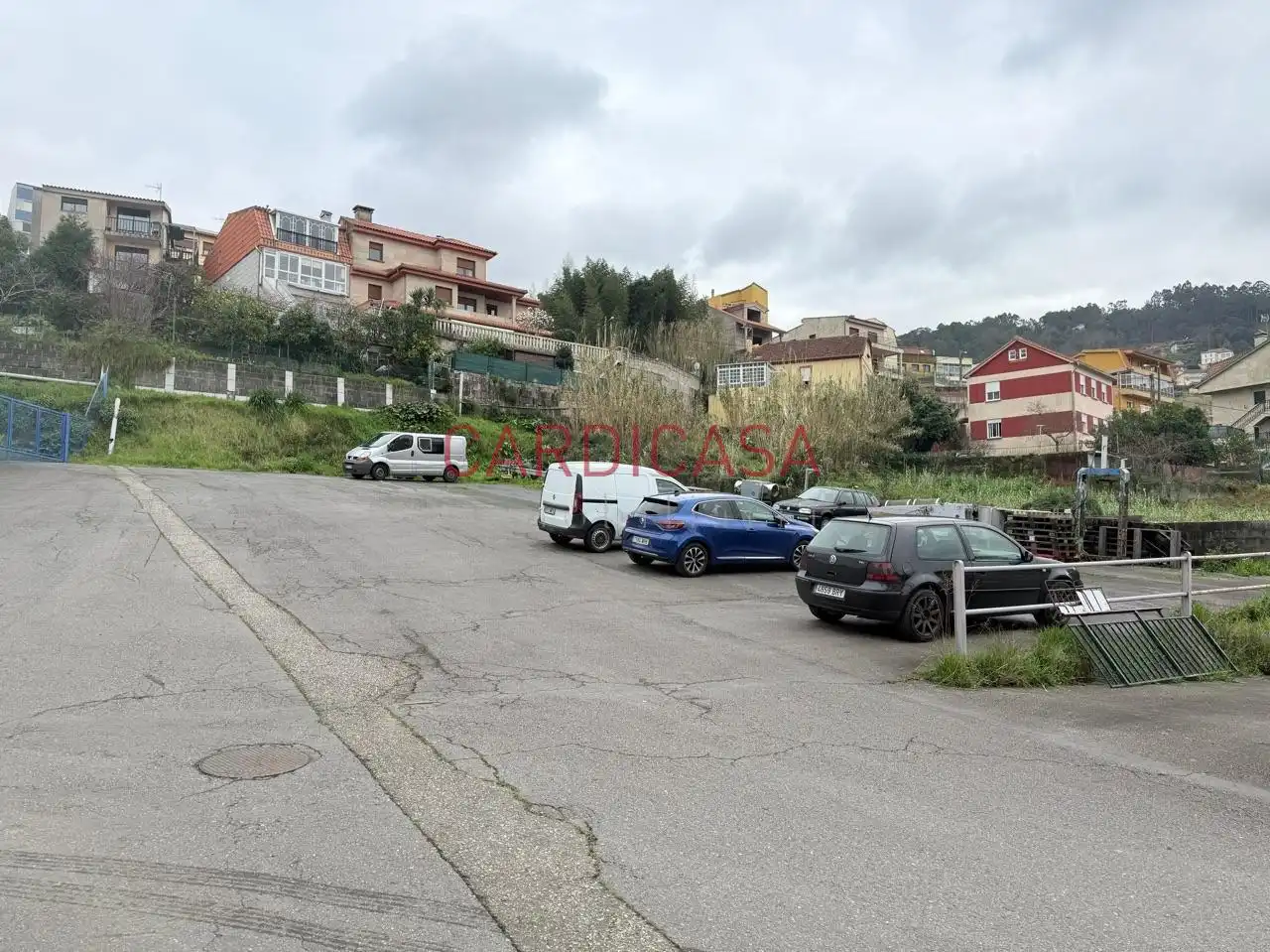 Parkplatz von Fabrikhallen zum Verkauf in Redondela