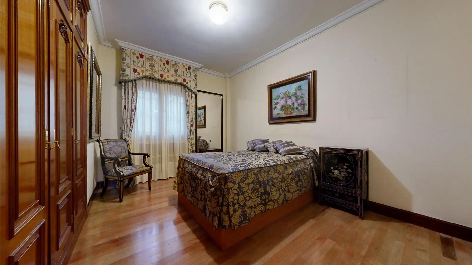 Bedroom of Flat for sale in Bilbao   with Heating, Terrace and Balcony