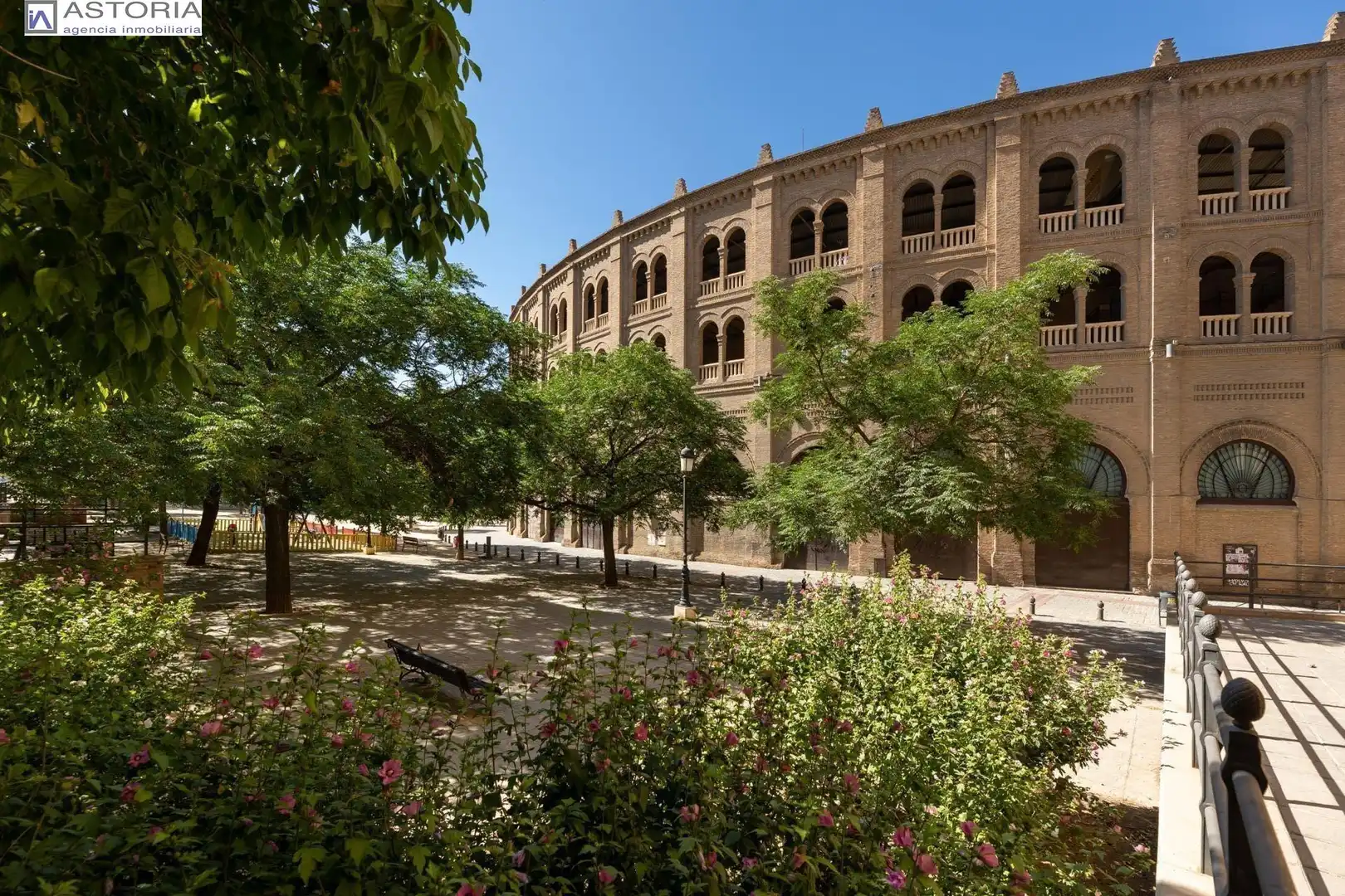 Exterior view of Flat for rent in Granada  with Furnished