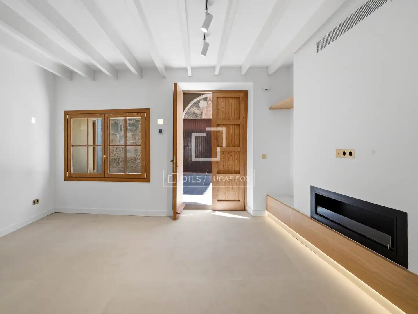 Houses for sale in Algaida  with Air Conditioner, Heating and Private garden
