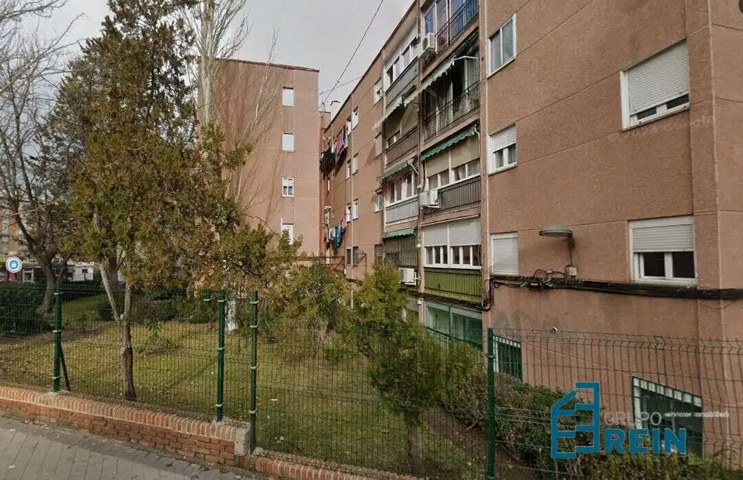 Vista exterior de Local en venta en Madrid