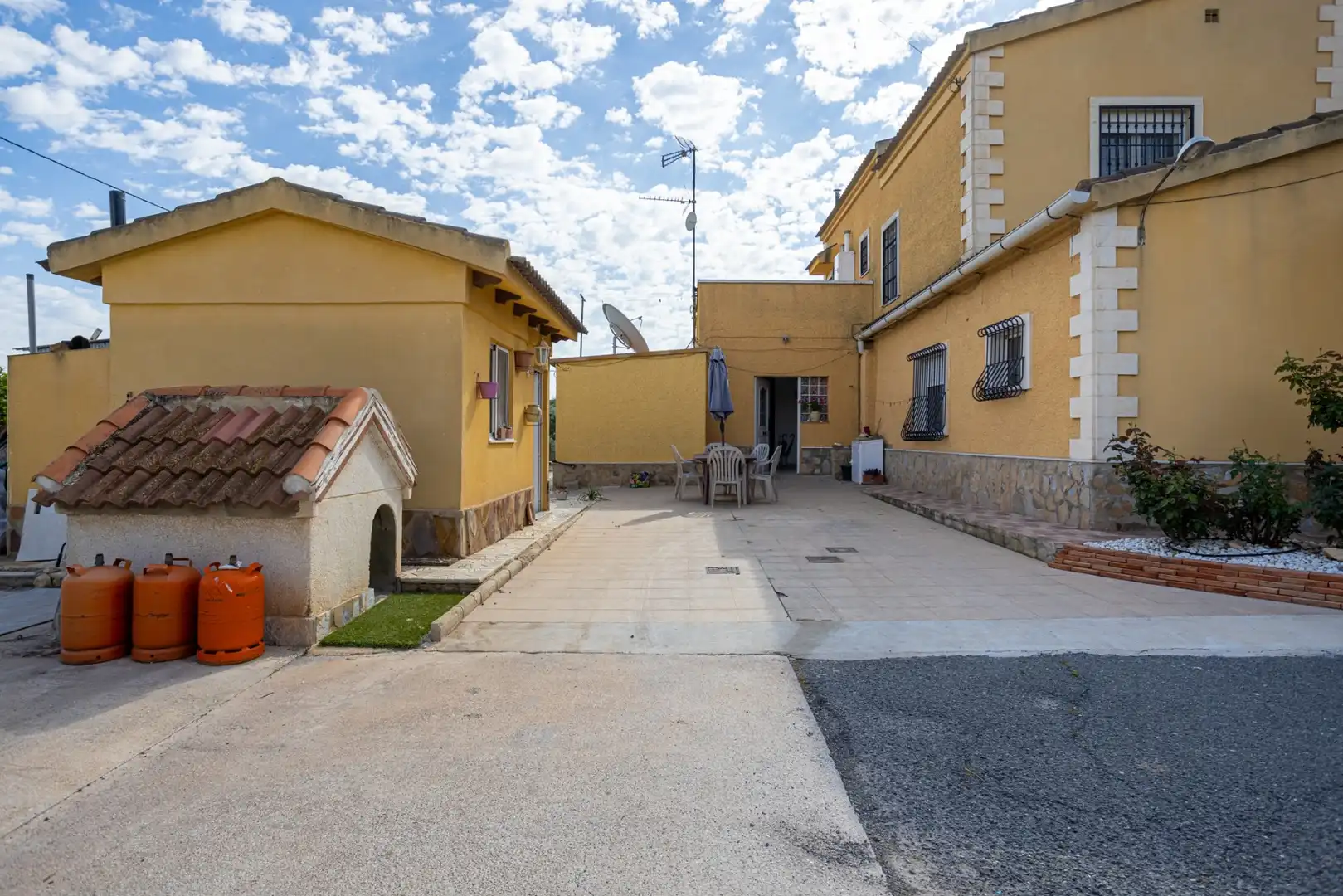 Vista exterior de Casa o chalet en venta en Elche / Elx con Piscina
