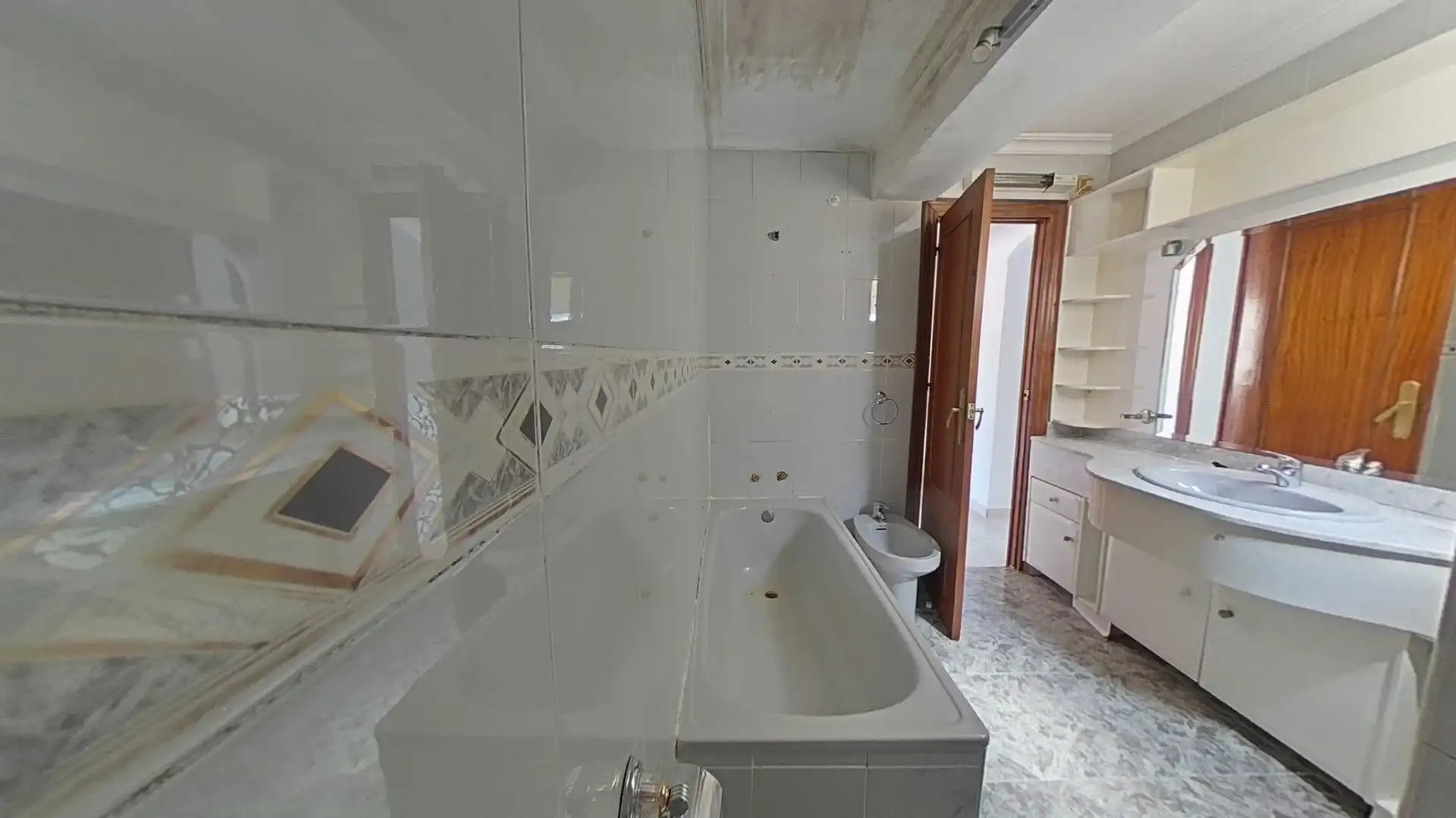 Baño de Piso en venta en Pedanías Este