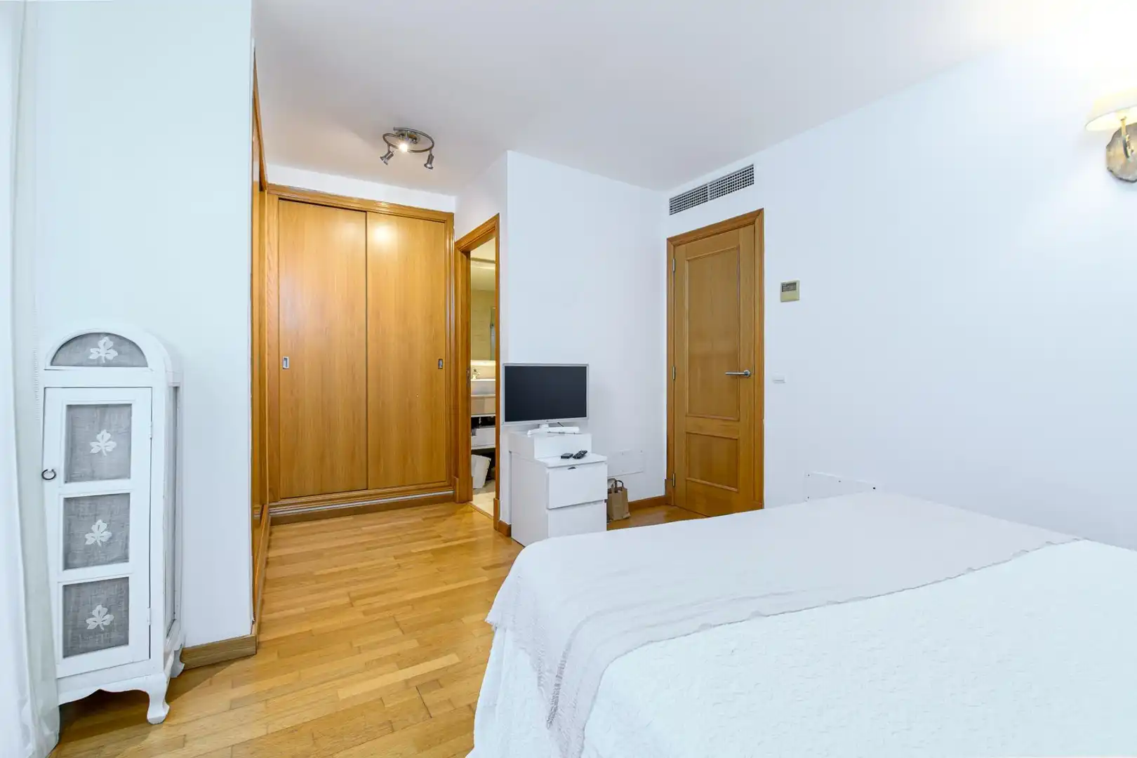 Dormitori de Casa adosada en venda en  Palma de Mallorca amb Aire condicionat, Calefacció i Jardí privat