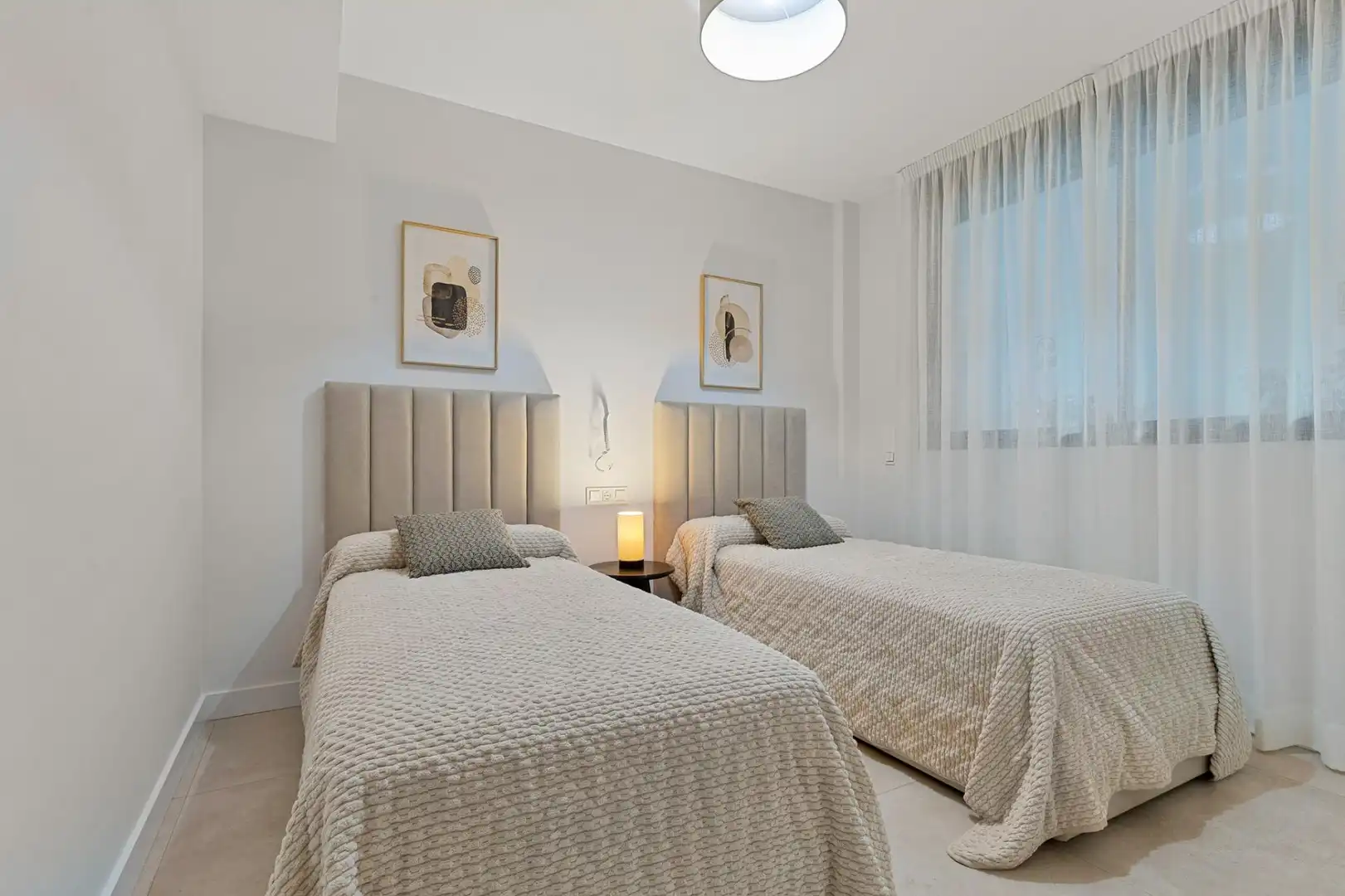 Dormitori de Apartament en venda en Fuengirola amb Aire condicionat, Calefacció i Terrassa