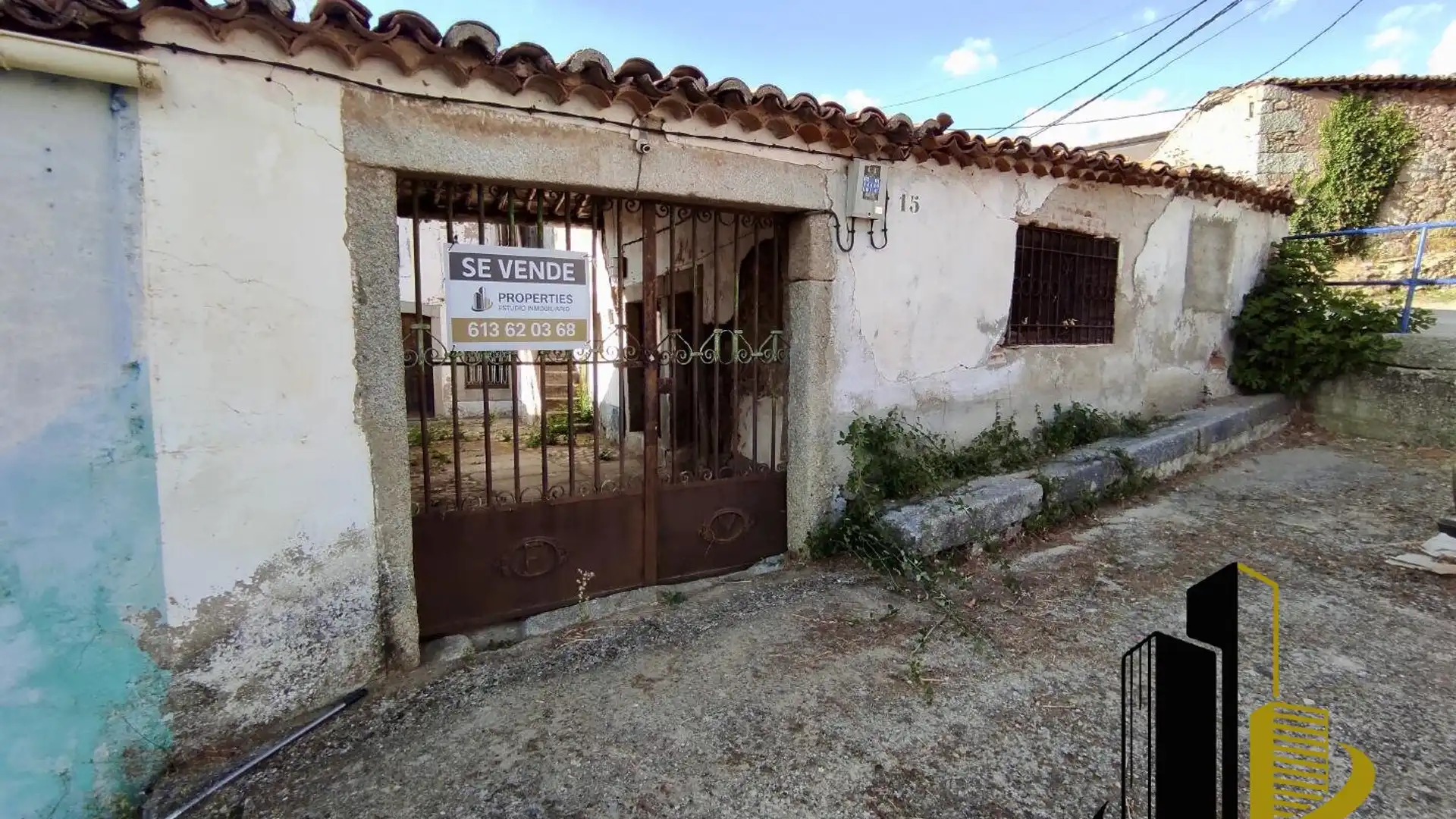 Exterior view of Houses for sale in Fuentes de Béjar