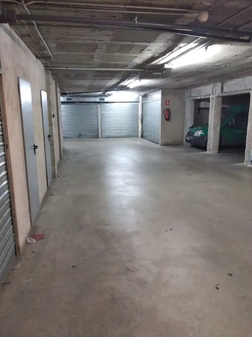 Parking of Garage for sale in Salt