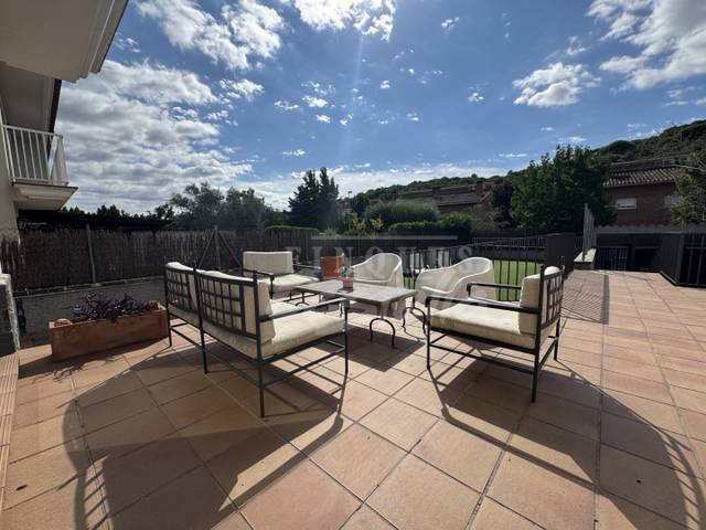 Casa-chalet en Venta en Nucli Urbà