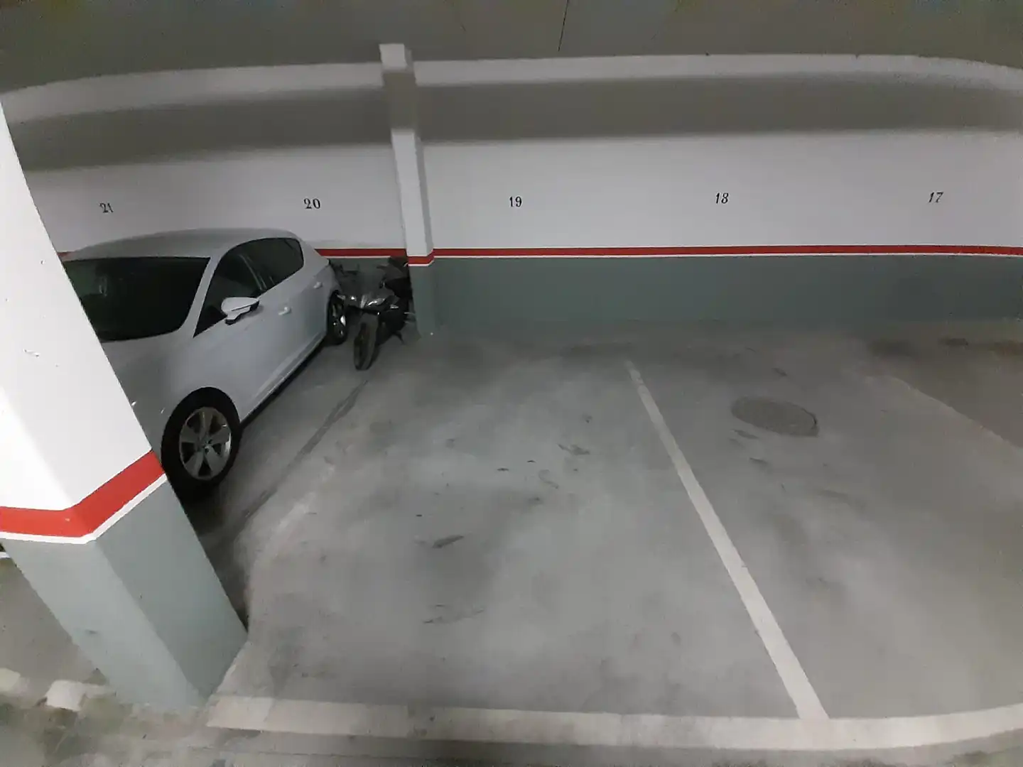 Parking de Apartamento en venta en Morales del Vino con Parquet y Piscina comunitaria